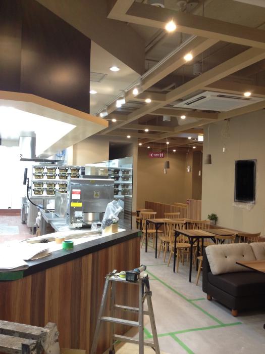 店舗木材壁面工事